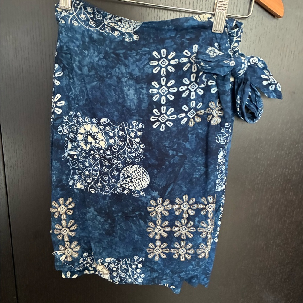Wrap Skirt/Coverup, Blue and White Floral Beaded Batik Women's Sarong. Size 4.